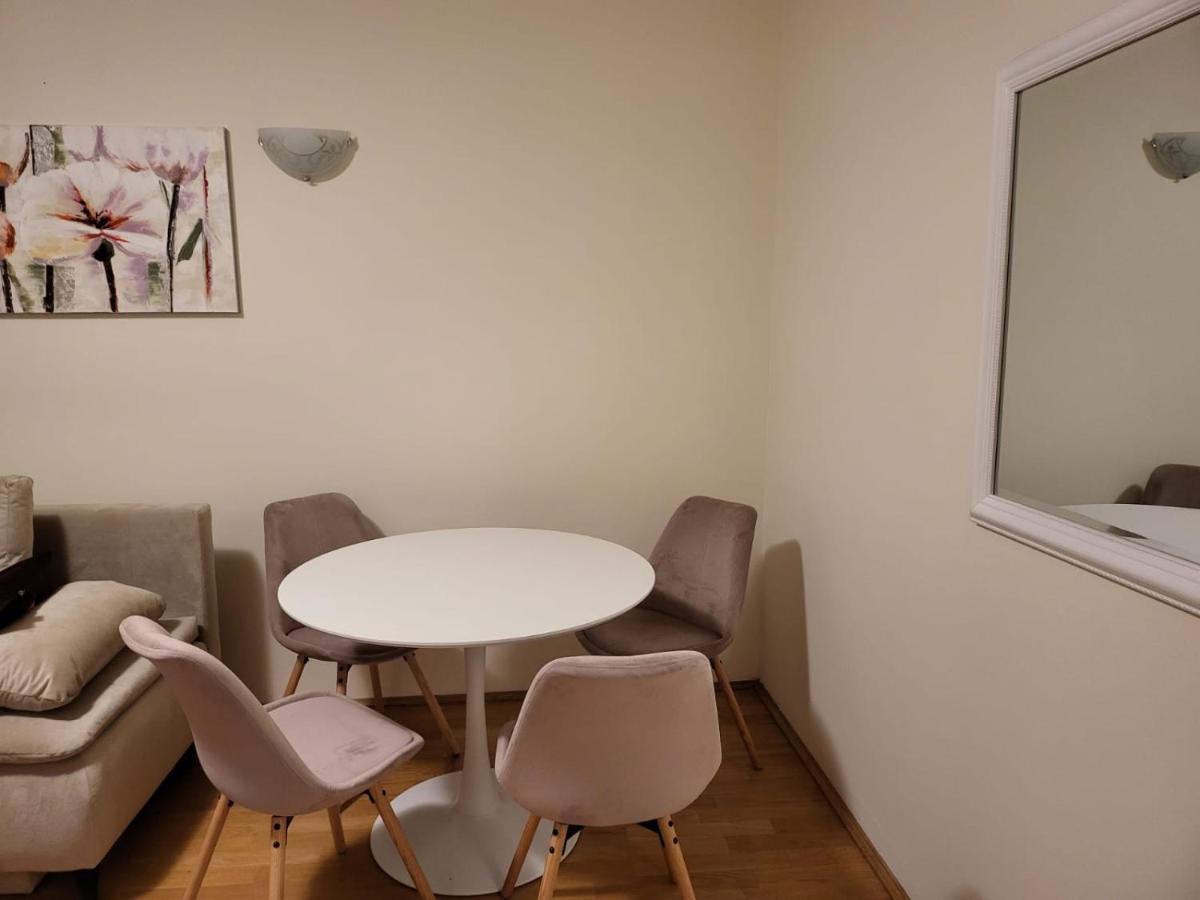 Downtown Apartment Boutique Green Garden Unirii บูคาเรสต์ ภายนอก รูปภาพ