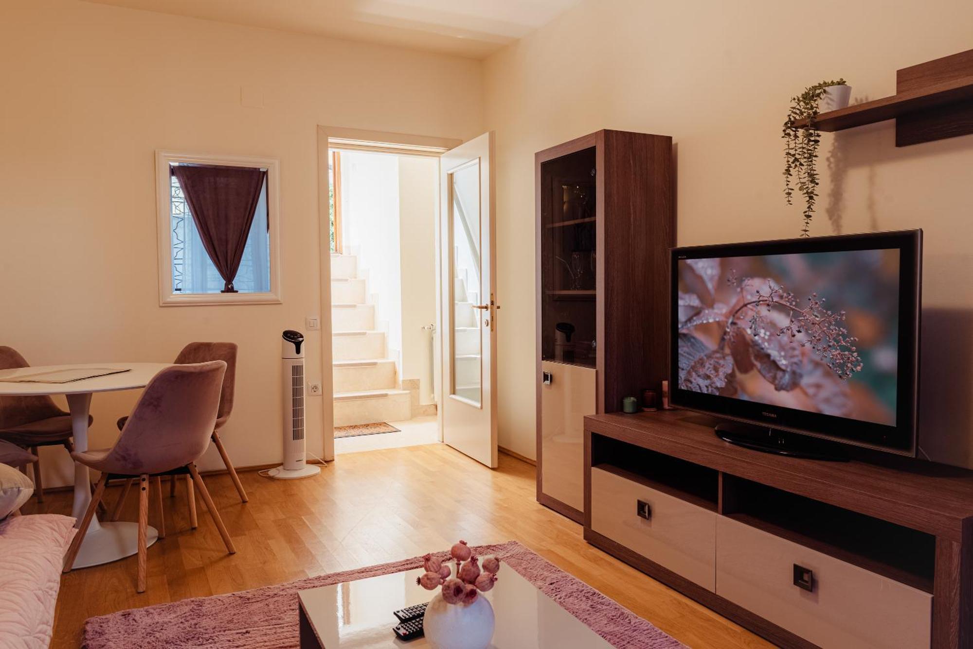 Downtown Apartment Boutique Green Garden Unirii บูคาเรสต์ ภายนอก รูปภาพ